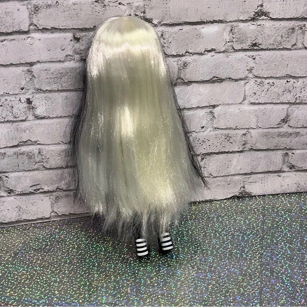 L.O.L. Surprise! LOL Surprise OMG Lights Groovy Babe Fashion Doll